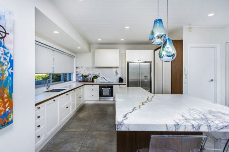 Photo of property in 17 Ocean View Road, Milford, Auckland, 0620