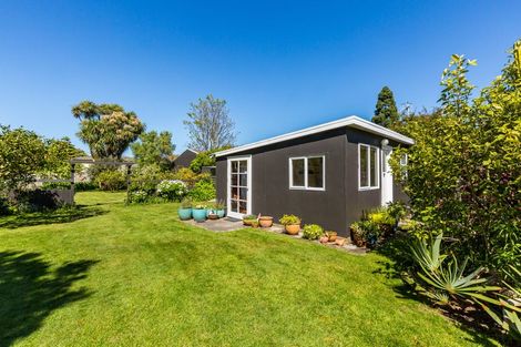 Photo of property in 12 Ngarara Road, Waikanae, 5036