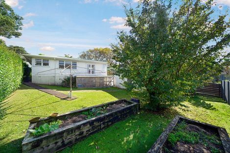 Photo of property in 23 Buscomb Avenue, Henderson, Auckland, 0610