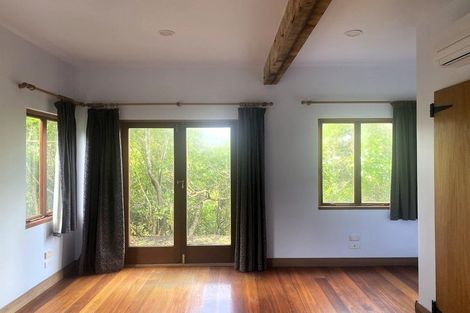 Photo of property in 175 Marine Parade North, Piha, New Lynn, 0772