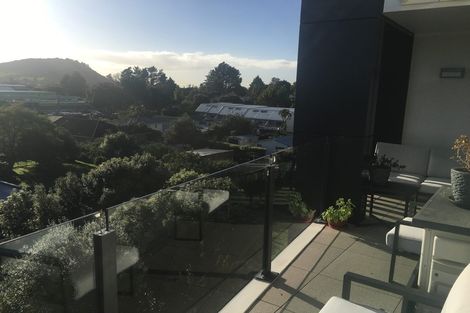 Photo of property in 8 Thompson Park Road, Mount Wellington, Auckland, 1060