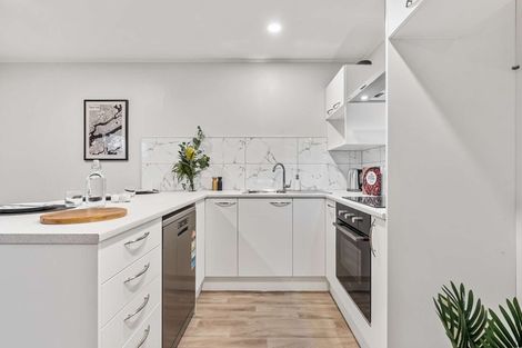 Photo of property in 2/31 Bowater Place, Manurewa, Auckland, 2102