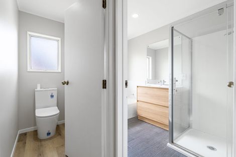 Photo of property in 44 De Havilland Drive, Goodwood Heights, Auckland, 2105