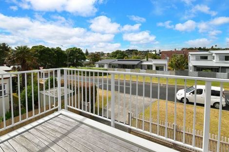 Photo of property in 53a Walton Street, Red Beach, 0932
