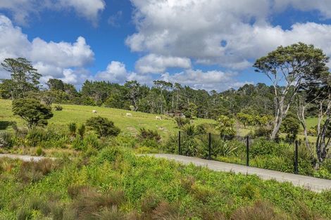 Photo of property in 36 Taiororua Avenue, Massey, Auckland, 0614
