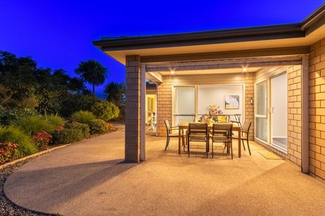 Photo of property in 4 Fairway Oaks Drive, Waikanae Beach, Waikanae, 5036
