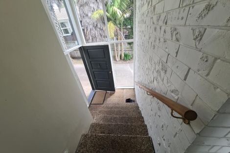 Photo of property in 10 Weatherly Road, Torbay, Auckland, 0630