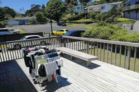 Photo of property in 6 Garner Place, Glenfield, Auckland, 0629