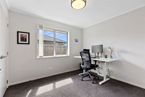 Photo of property in 21 Naeo Close, Papamoa Beach, Papamoa, 3118