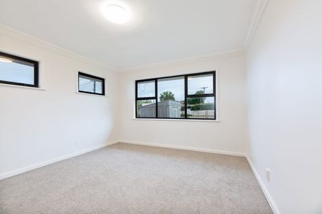 Photo of property in 34 Savoy Road, Glen Eden, Auckland, 0602