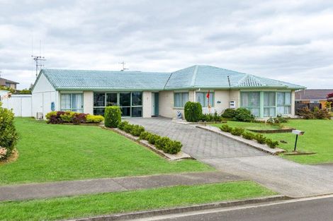 Photo of property in 2 Lochinver Drive, Nawton, Hamilton, 3200