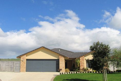 Photo of property in 40 Mcleod Place, Papamoa Beach, Papamoa, 3118