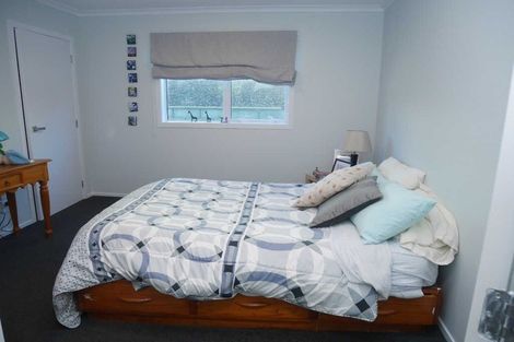 Photo of property in 156 Field Way, Waikanae Beach, Waikanae, 5036