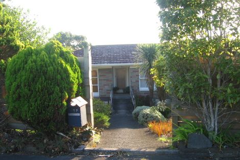 Photo of property in 1/527 Glenfield Road, Glenfield, Auckland, 0629