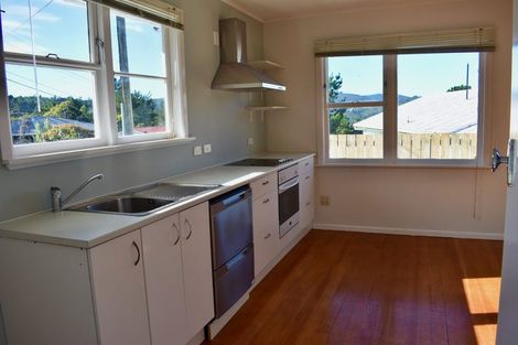 Photo of property in 25 Amundsen Grove, Stokes Valley, Lower Hutt, 5019