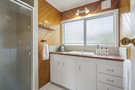 Photo of property in 38 Deverell Place, Northcross, Auckland, 0632