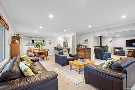 Photo of property in 9 Quibray Place, Botany Downs, Auckland, 2010