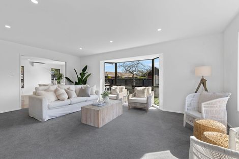 Photo of property in 5 Cricklewood Place, Avonhead, Christchurch, 8042