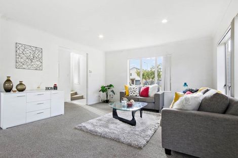 Photo of property in 9 Charta Place, Sunnyvale, Auckland, 0612