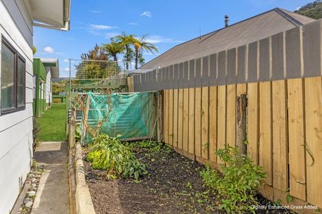 Photo of property in 17 Huia Street, Waikawa, Picton, 7220