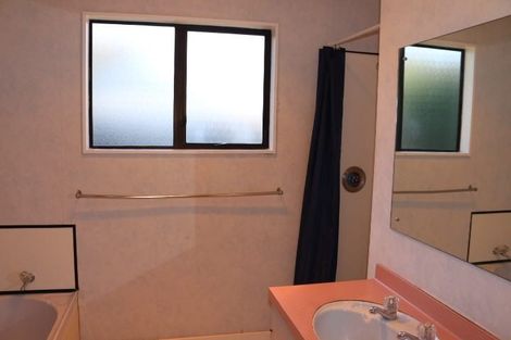 Photo of property in 10 Ihle Street, Terrace End, Palmerston North, 4410