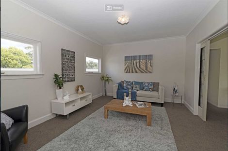 Photo of property in 1/23 Luckens Road, West Harbour, Auckland, 0618