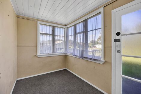 Photo of property in 35 Gladstone Street, Hawera, 4610