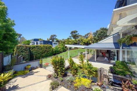 Photo of property in 16 Wainoni Heights, Greenhithe, Auckland, 0632
