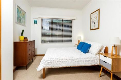 Photo of property in 33 Tui Glen Road, Birkenhead, Auckland, 0626