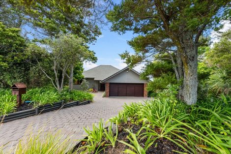 Photo of property in 161 Mellons Bay Road, Mellons Bay, Auckland, 2014