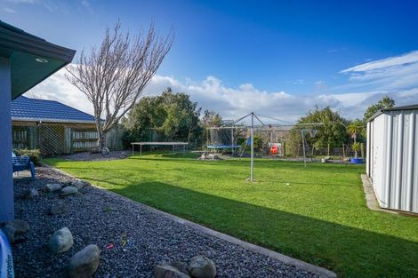 Photo of property in 25 Rosebank Avenue, Kelvin Grove, Palmerston North, 4414