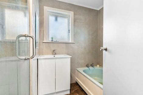 Photo of property in 19 Surrey Street, Manurewa, Auckland, 2102