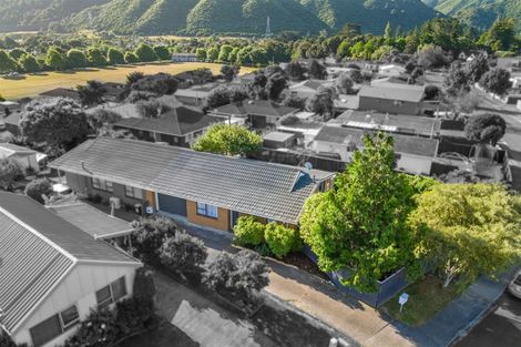 Photo of property in 1/21 Roband Crescent, Brown Owl, Upper Hutt, 5018