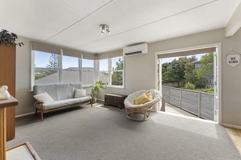 Photo of property in 23 Chaffey Crescent, Titahi Bay, Porirua, 5022