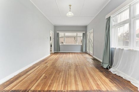 Photo of property in 9 Fagan Street, Bulls, 4818