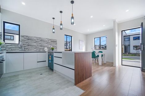 Photo of property in 28 Kairakau Street, Papakura, 2110