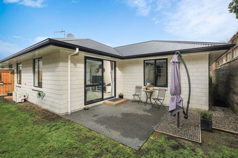 Photo of property in 4/142 Forest Lake Road, Forest Lake, Hamilton, 3200