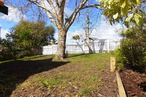 Photo of property in 1/150 Luckens Road, West Harbour, Auckland, 0618