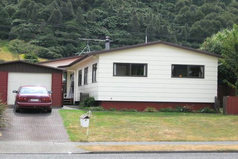 Photo of property in 182 California Drive, Totara Park, Upper Hutt, 5018