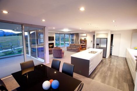 Photo of property in 18 Urquhart Place, Wanaka, 9305