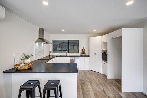 Photo of property in 16 Hikawera Drive, Frimley, Hastings, 4120