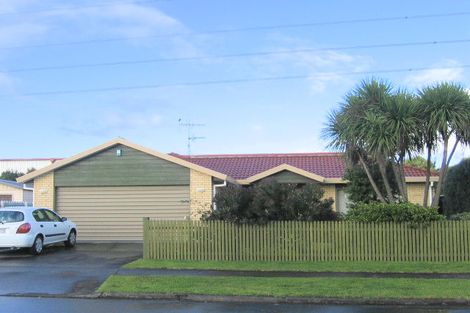 Photo of property in 30 Heathridge Place, Burswood, Auckland, 2013