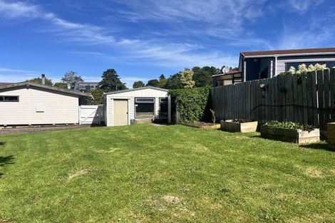 Photo of property in 41 Riversdale Drive, Merrilands, New Plymouth, 4312