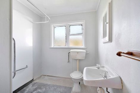 Photo of property in 172 Wellington Road, Wainuiomata, Lower Hutt, 5014