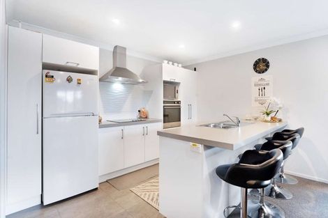 Photo of property in 2 Matawai Puna Drive, Pukekohe, 2120