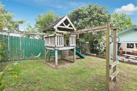 Photo of property in 42 Brunner Road, Glen Eden, Auckland, 0602