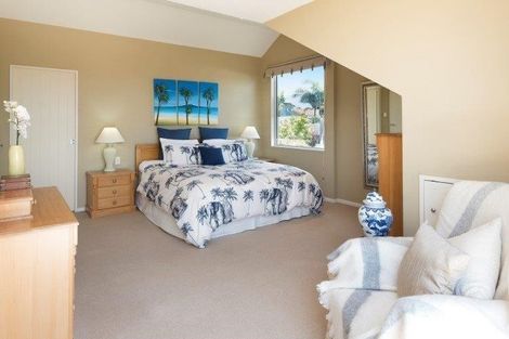 Photo of property in 4a Cleary Terrace, Cockle Bay, Auckland, 2014