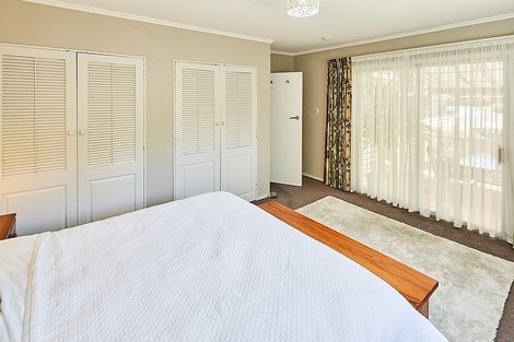 Photo of property in 73 Blue Mountains Road, Pinehaven, Upper Hutt, 5019