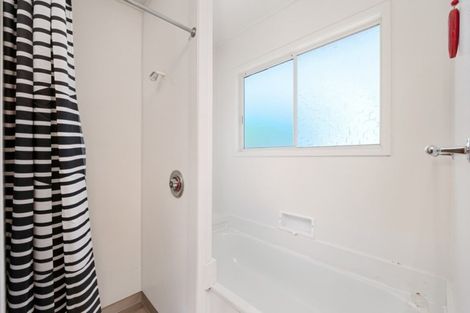 Photo of property in 44 Richmond Avenue, Richmond Heights, Taupo, 3330