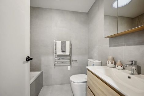 Photo of property in 2/1 Egremont Street, Belmont, Auckland, 0622